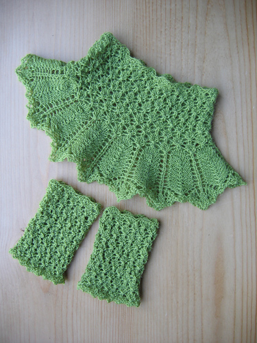 Icelandic Lace Neckwarmer Set