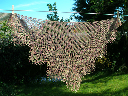 Fan shawl