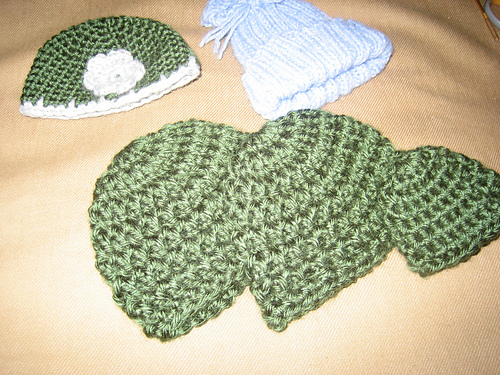 Bev's Preemie Plum Hat