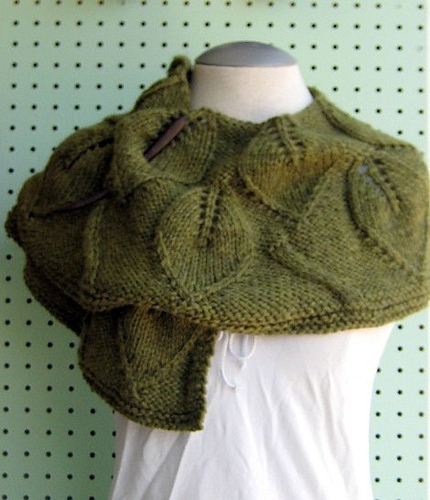 Leaf Lace Shawlette