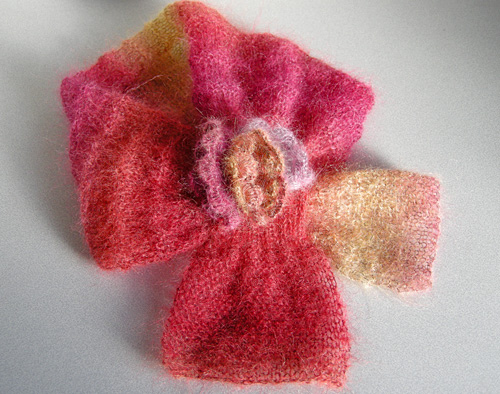 12 Shawl+Muffler (B;Petit-muffler with corsage/コサージュつきプチマフラー)