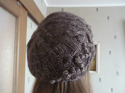 # 10A Beanie mit Noppen und Rippen