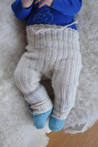 #1903 Ribbestrikka babybukse - byGurolaga