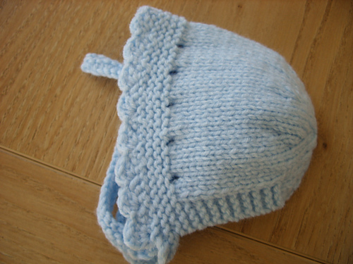 Plain Bonnet with Knitted In Ties