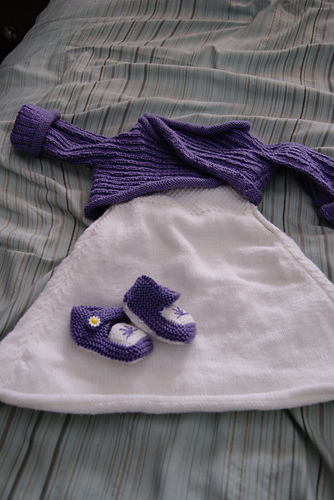 04 Cardigan, Robe et Chaussons photo 1