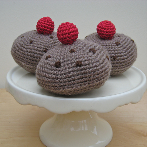 Three Currant Buns