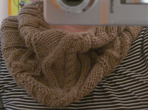 Zopfmusterkleid mit Loop