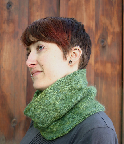 Svelte Cowl