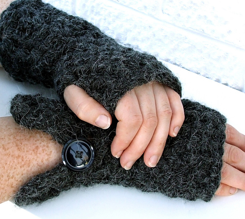Fingerless crochet mittens
