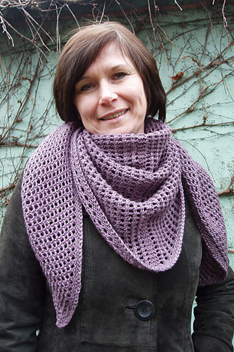 Shawl with Lattice Pattern