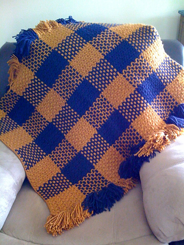 Woven Filet Mesh Lap Throw