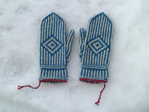 Elon - Twined Mittens