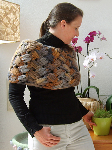 Loop mit Flechtmuster