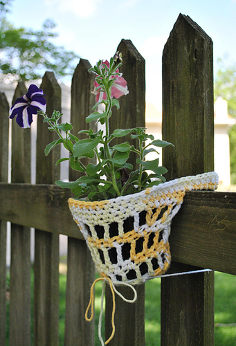 Ravelry: Hanging Pot Holders pattern by Erica Lueder