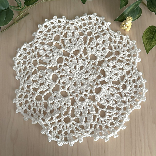 Cluster Pineapple Doily
