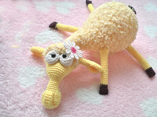 082 Dolly the sheep Amigurumi fluffy toy photo 1