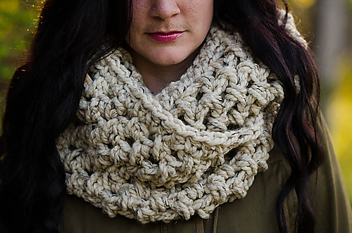 Manko Puff Stitch Infinity Scarf photo 3