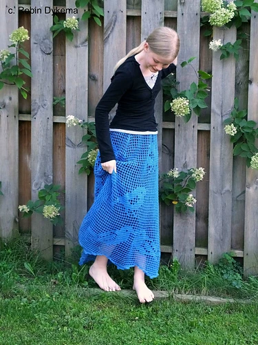 Bluebirds Maxi Skirt crochet pattern by Robin's Nest