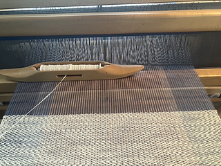 Vertical skip twill. Here you can see the warp colors aren't really intentional. It wasn't planned to be seen.