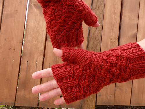 Twisted Chain Link Fingerless Gloves photo 3