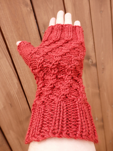 Twisted Chain Link Fingerless Gloves photo 2