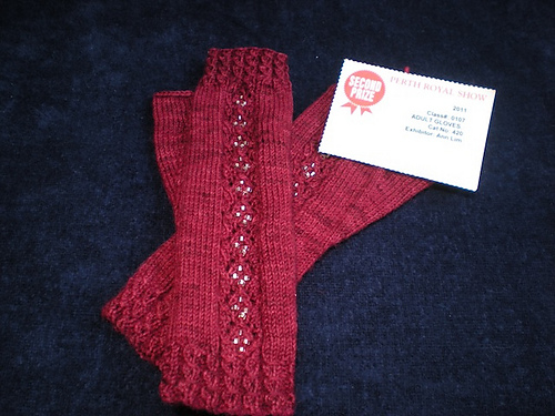 Diamante Mittens photo 1