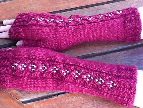Diamante Mittens photo 2