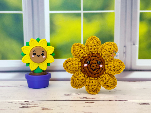 Tiny Sunflower Kawaii Cuddler®