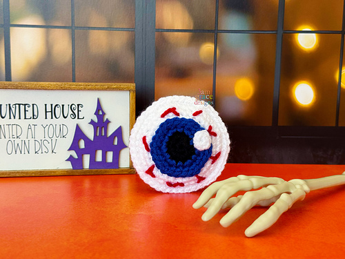 Tiny Eyeball Kawaii Cuddler®