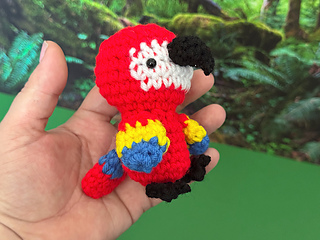 Ravelry: Mini Macaw pattern by Erica Dietz