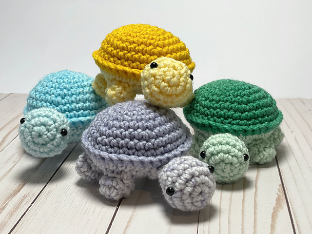 Ravelry Tiny Turtles pattern by - Colorful Crocheted Turtles Medium2 