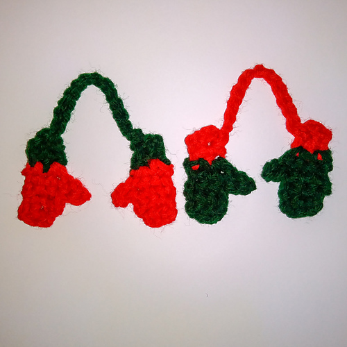 Free & Easy Mitten Ornament photo 1