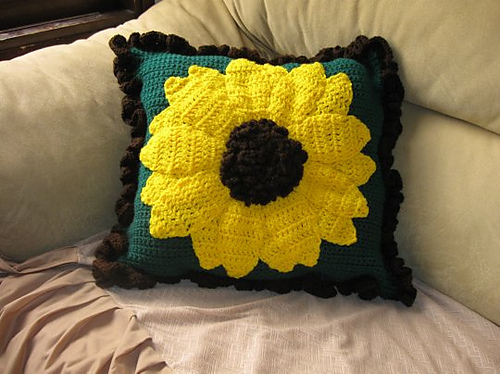 Large Sunflower Pillow Tutorial photo 1
