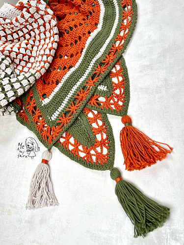 Down the rabbit hole shawl photo 5