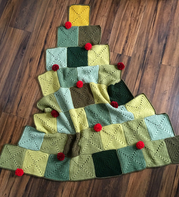 Ravelry Christmas Tree Blanket pattern by Ali Crafts Designs