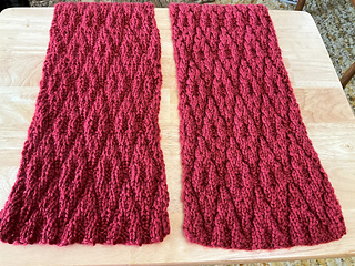 Reversible Elongated Diamond Scarf Copyright 2025 by Alice Kalush