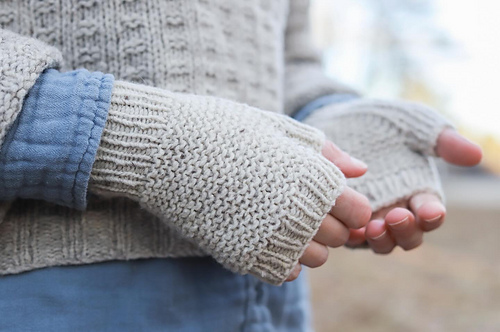 Ravelry: Harbor Mitts pattern by Alicia Plummer