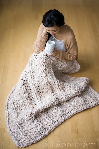 Chunky Braided Cabled Blanket photo 1