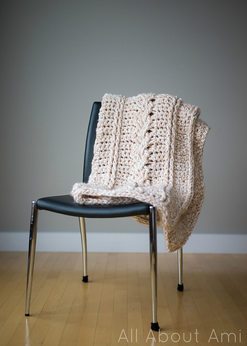 Chunky Braided Cabled Blanket photo 4