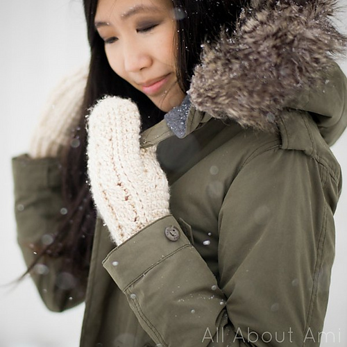 Cabled Mittens photo 1