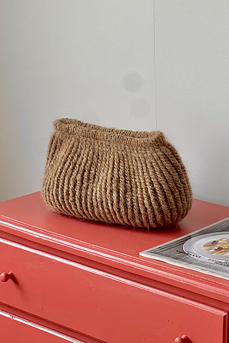 Paloma Clutch