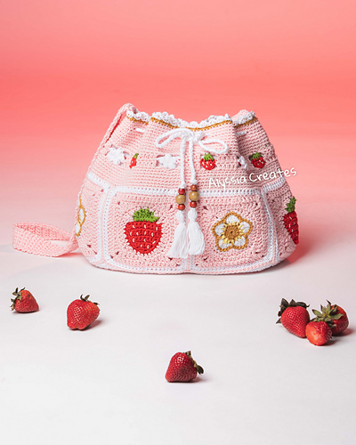 Ravelry: Strawberry Drawstring Crossbody Bag pattern by Alyssia
