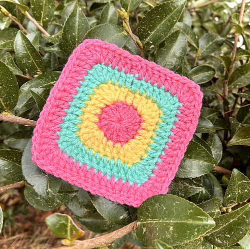Granny's Super Solid Square