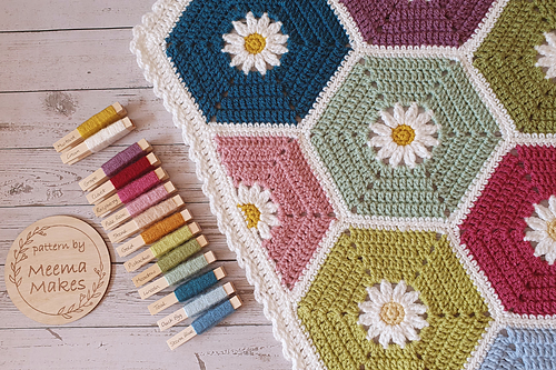 Hexadaisy Blanket photo 4