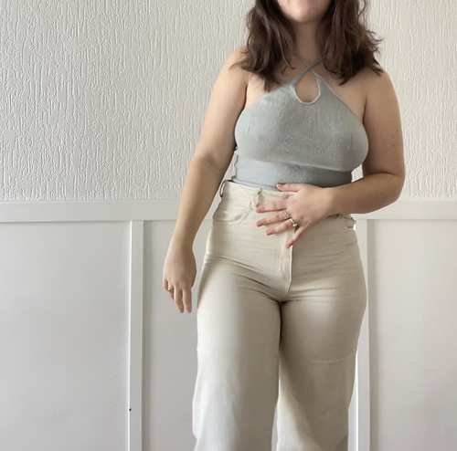 Nøkkelhull Halterneck-Topp - Anna Elizabeth Anderson