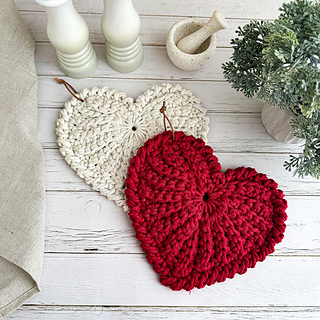 Ravelry: FREJDIS Heart Trivet pattern by Malin Fredriksson