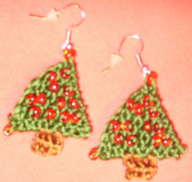 Ravelry Christmas Tree Earrings pattern by NiYa Costley