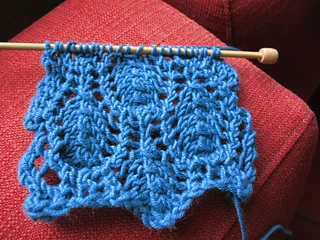 Trellis-Framed Leaf Pattern scarf end