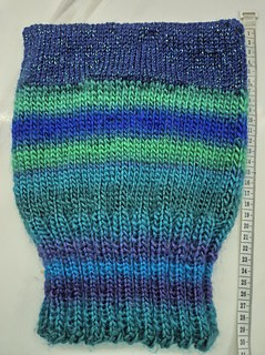 Finished length 30cm/12 inches before rolling or folding brim