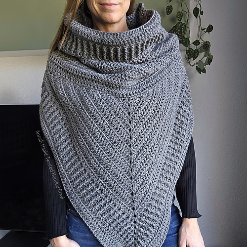 Twisted Hooded Cowl